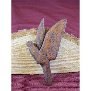 Vintage Unsigned Hand Carved, Hand Painted Wood Bird In Flight Pin/Brooch